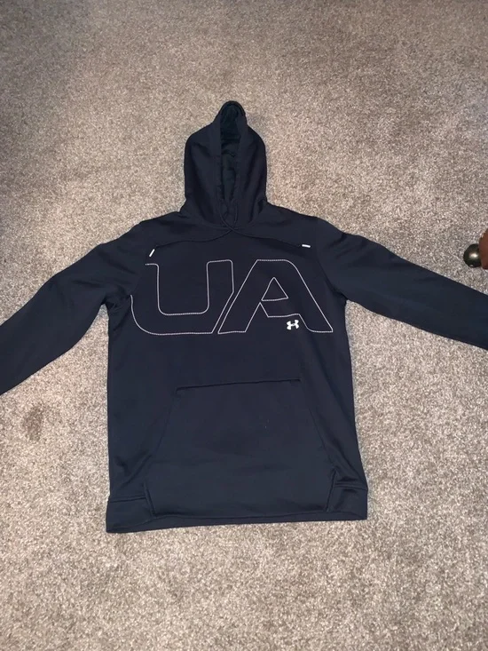 Under Armour Black Pullover Hoodie with Subtle Logo - Picture 1 of 3